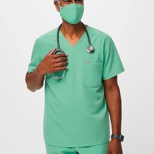 Figs 3 pocket Leon scrub top. SURGICAL GREEN LIMITED EDITION COLOR.